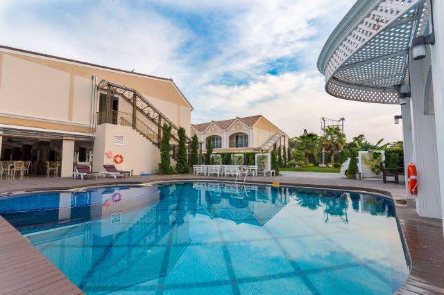 Outdoor Swimming Pool and Sun Deck